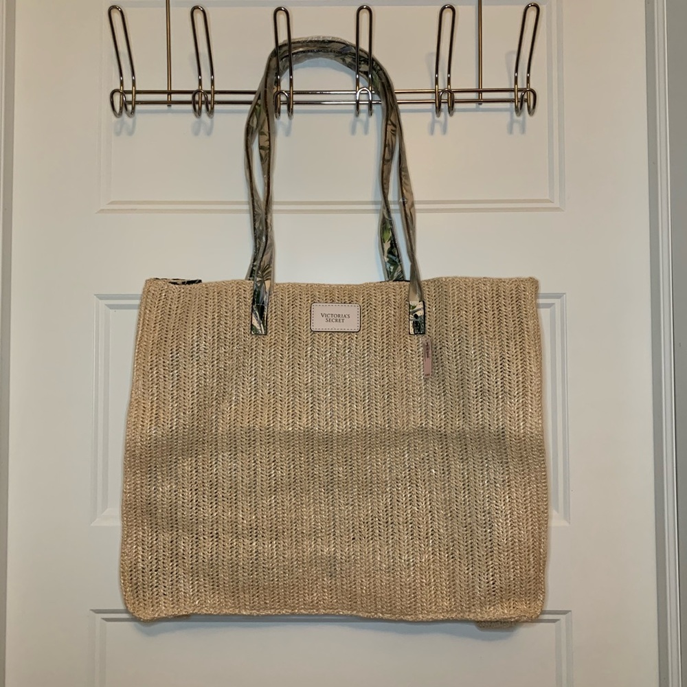 Atelier Sona Rattan Cowrie Shell Earrings - Picture 5 of 5